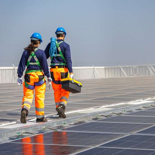 ¿En cuántos años se recupera una instalación solar industrial en Chile?