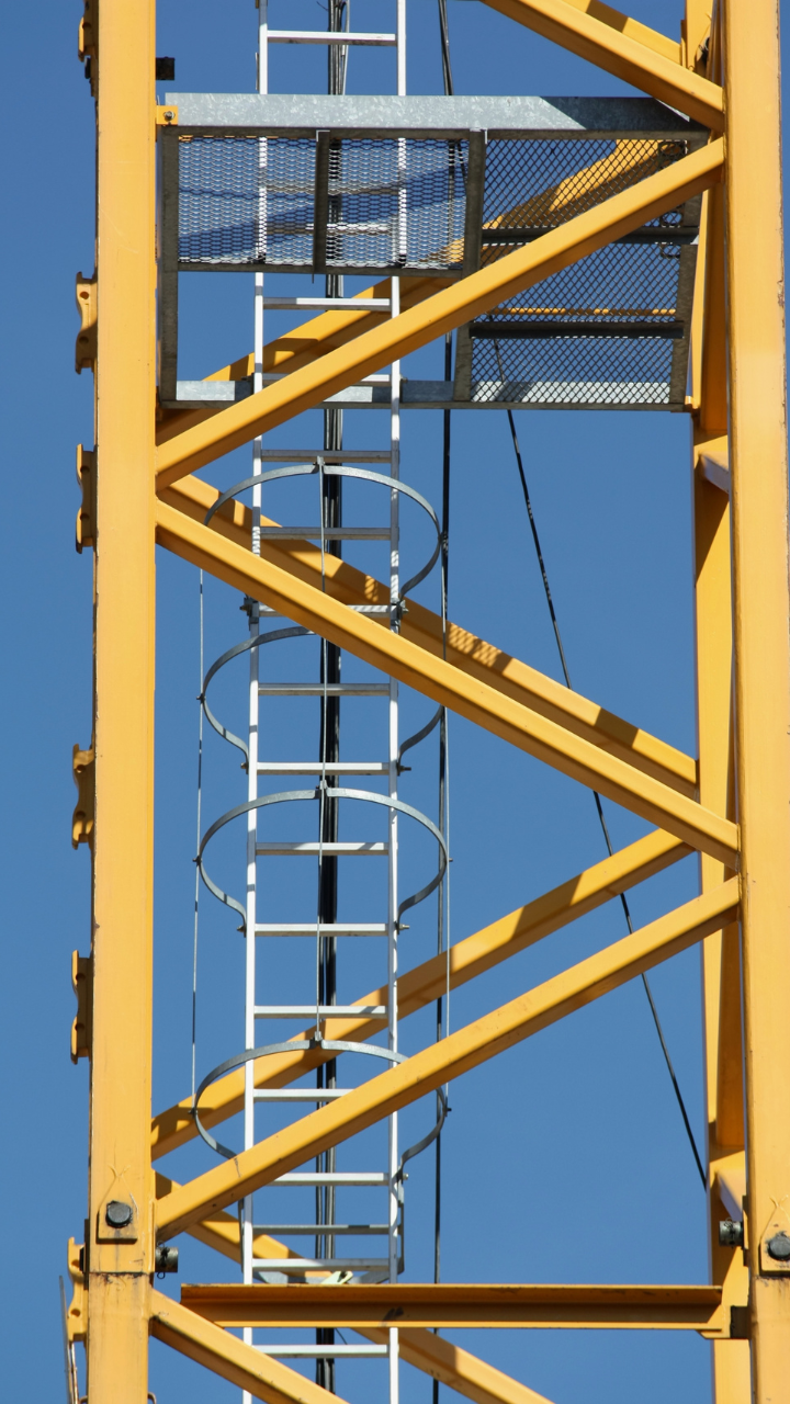 Escalera Metálica de Acceso Vertical – Compatible con Línea de Vida L600